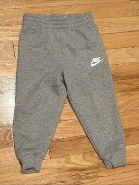 Nike fleece jogger size 4